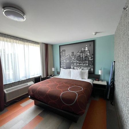 纽约 Super 8 By Wyndham Brooklyn Williamsburg酒店 外观 照片
